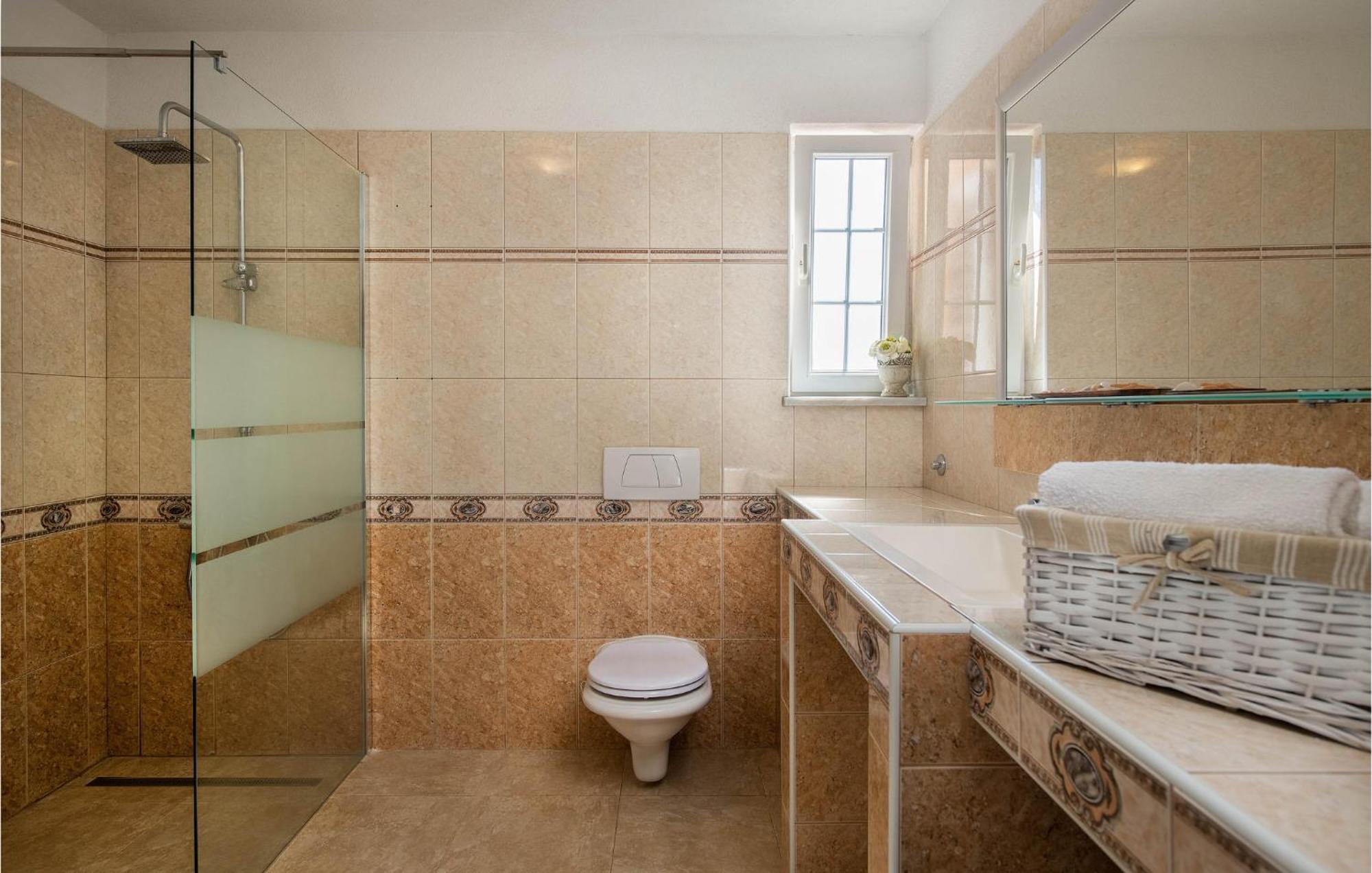 Gorgeous Home In Labin With Outdoor Swimming Pool ภายนอก รูปภาพ